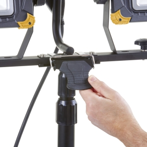 LED Baustrahler mit ausziehbarem Stativ 100W 5m Netzkabel...