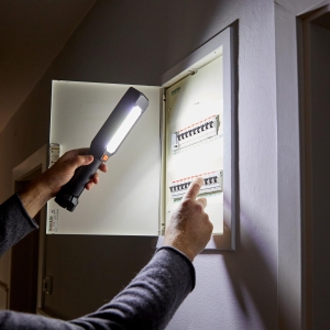 LED Werkstattlampe Klemmleuchte Arbeitslampe Stableuchte 400 Lumen Kabellos Magnet Haken